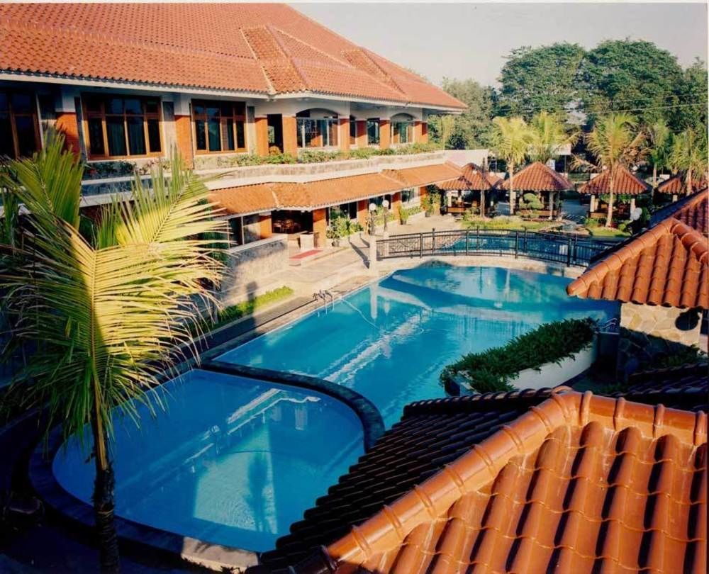 Pondok Serrata Hotel Semarang Extérieur photo