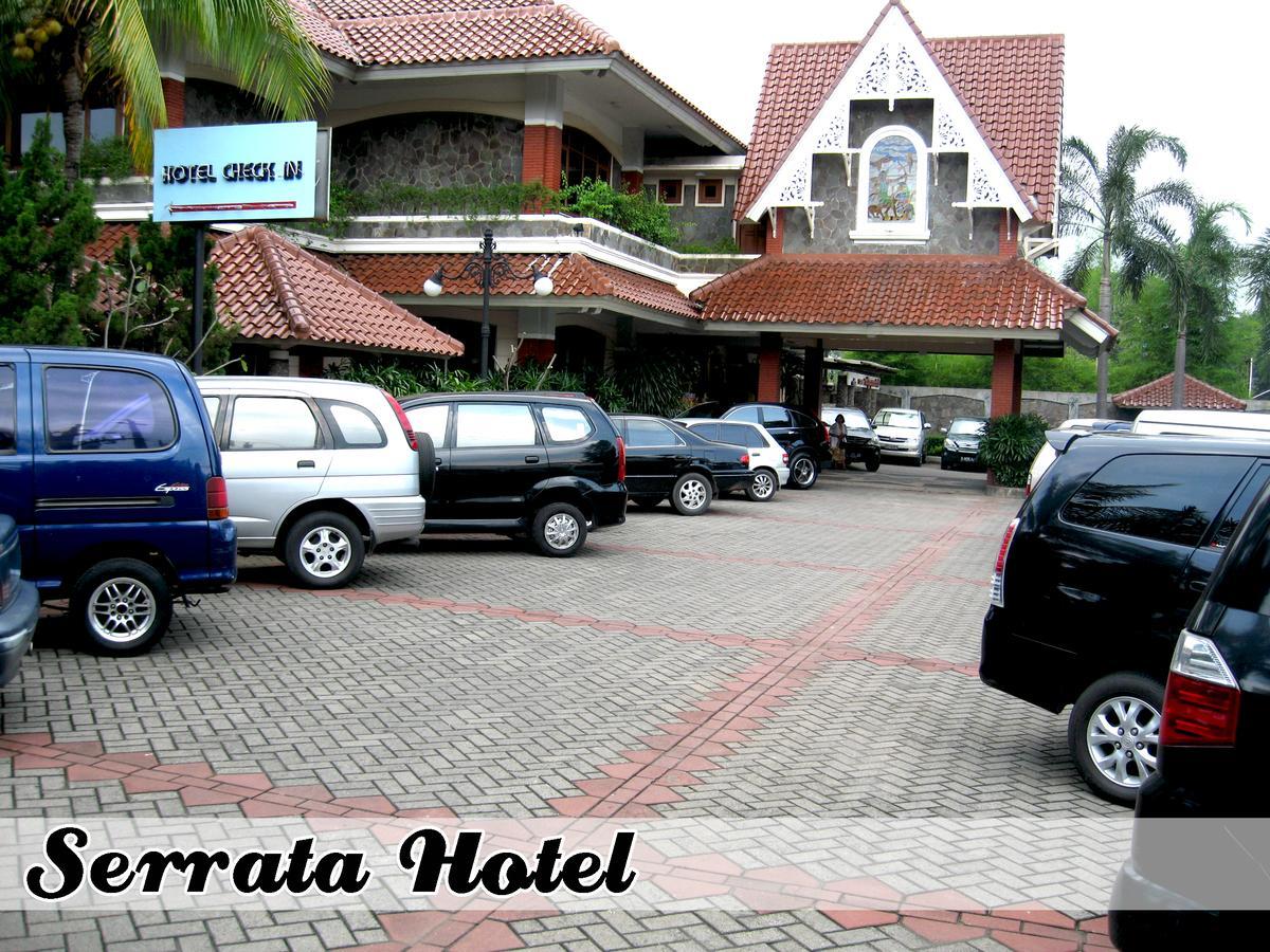 Pondok Serrata Hotel Semarang Extérieur photo