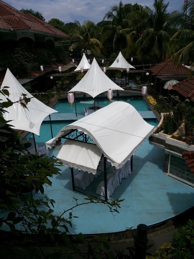 Pondok Serrata Hotel Semarang Extérieur photo