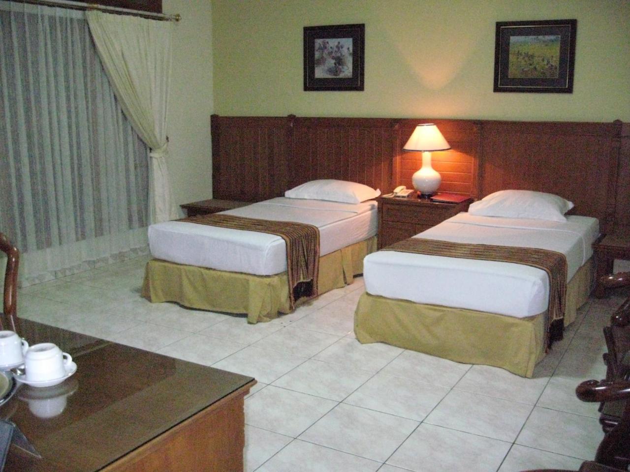 Pondok Serrata Hotel Semarang Extérieur photo